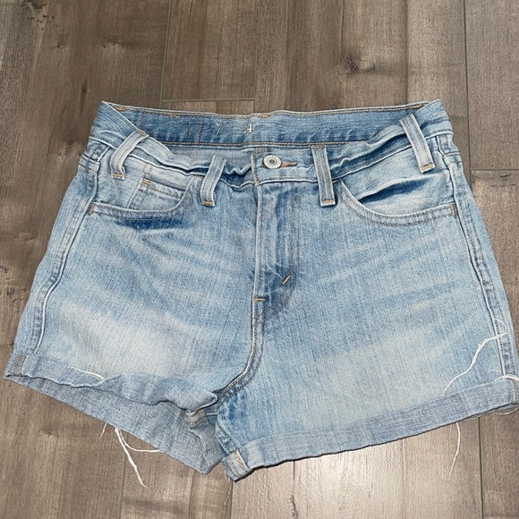 Levi's Pants - ❣️SOLD❣️Levis Highwaisted Denim Shorts
